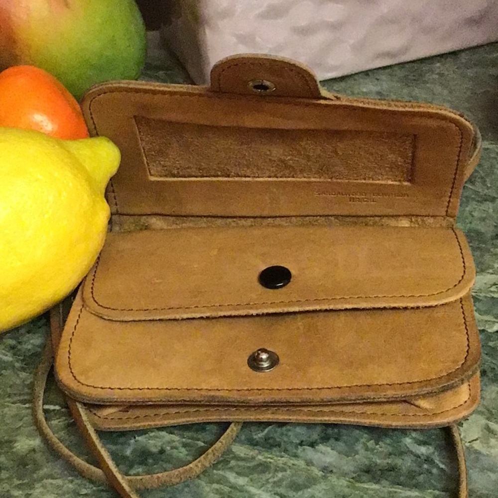 Brazilian🌟artisan made🍮tiny purse, long strap. Beautiful! - Picture 4 of 13